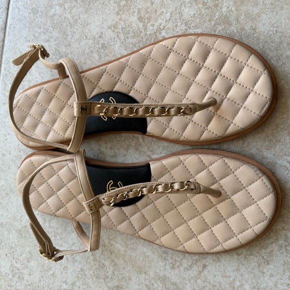 Authentic Chanel Classic Beige/Nude Lambskin Chain T Strap Sandals - Picture 4 of 9
